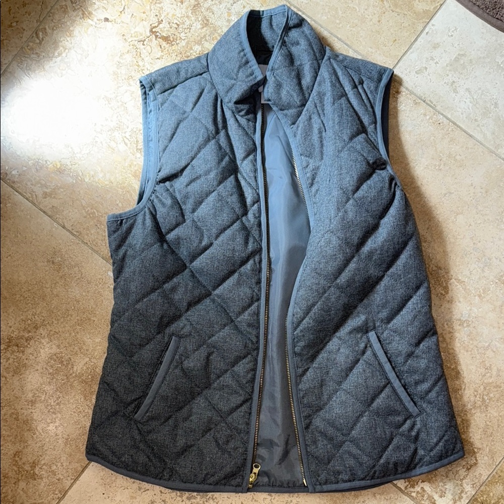 Women's old navy light Gray Quilted Vest size small